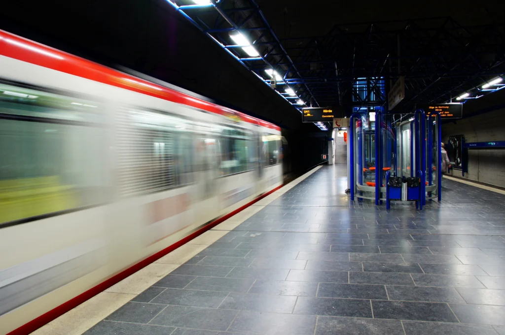 Khan Market Metro Station