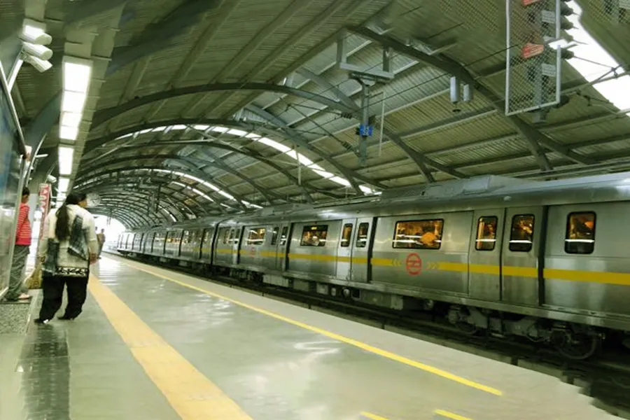 Haiderpur Badli Mor Metro Station
